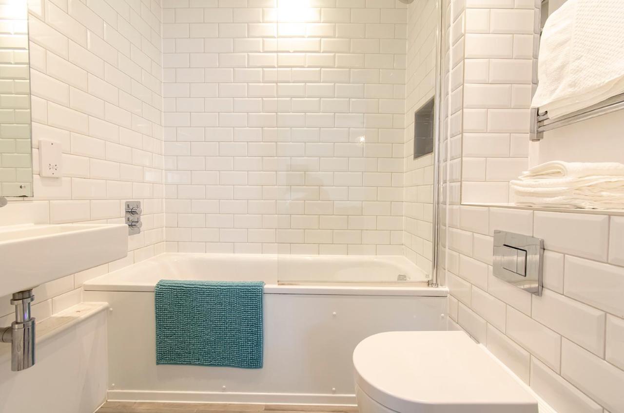 Modern 1 Bed Flat 2 Mins Walk From Restaurants Bars Clubs & Beach! Wow! Daire Bournemouth Dış mekan fotoğraf