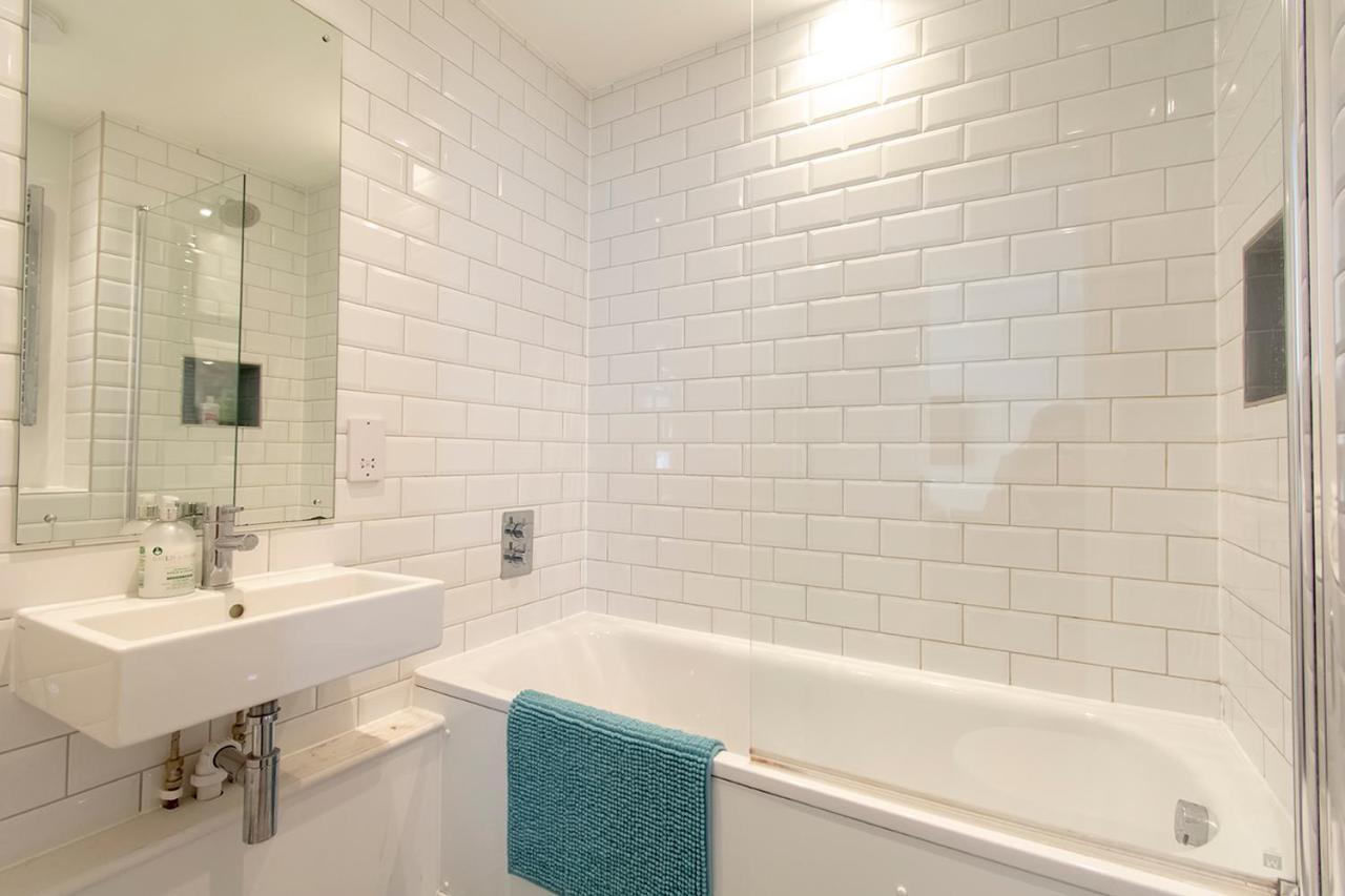 Modern 1 Bed Flat 2 Mins Walk From Restaurants Bars Clubs & Beach! Wow! Daire Bournemouth Dış mekan fotoğraf