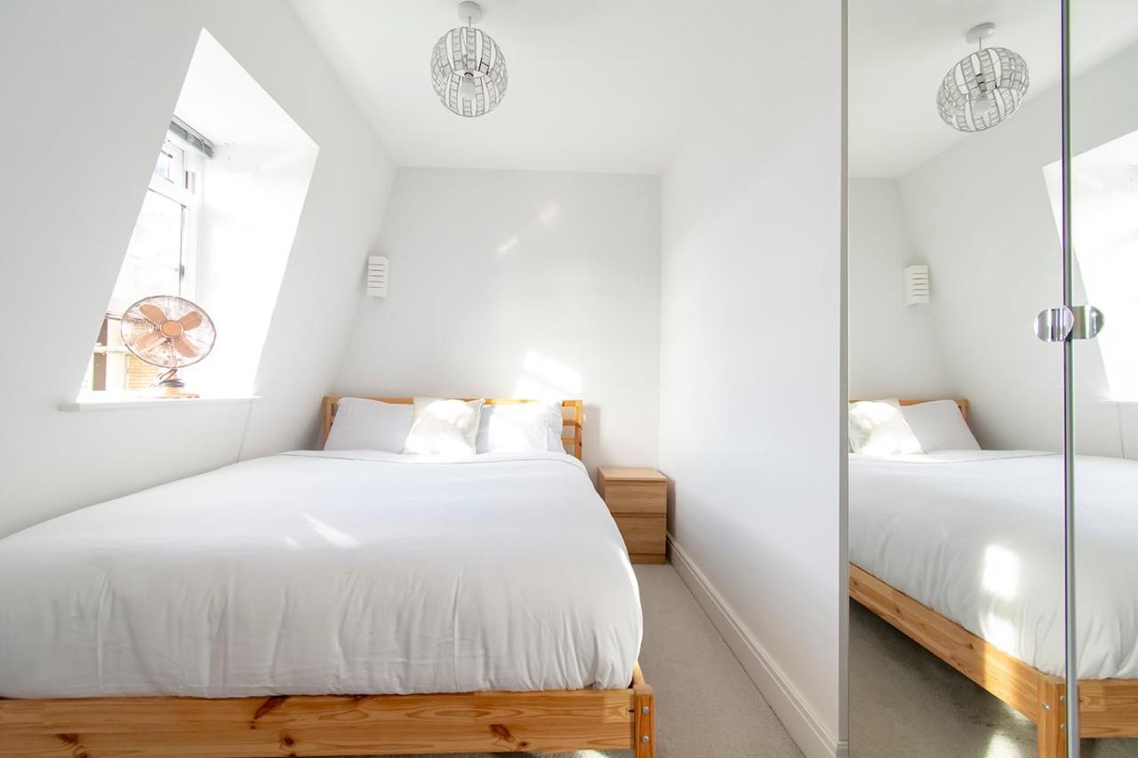 Modern 1 Bed Flat 2 Mins Walk From Restaurants Bars Clubs & Beach! Wow! Daire Bournemouth Dış mekan fotoğraf